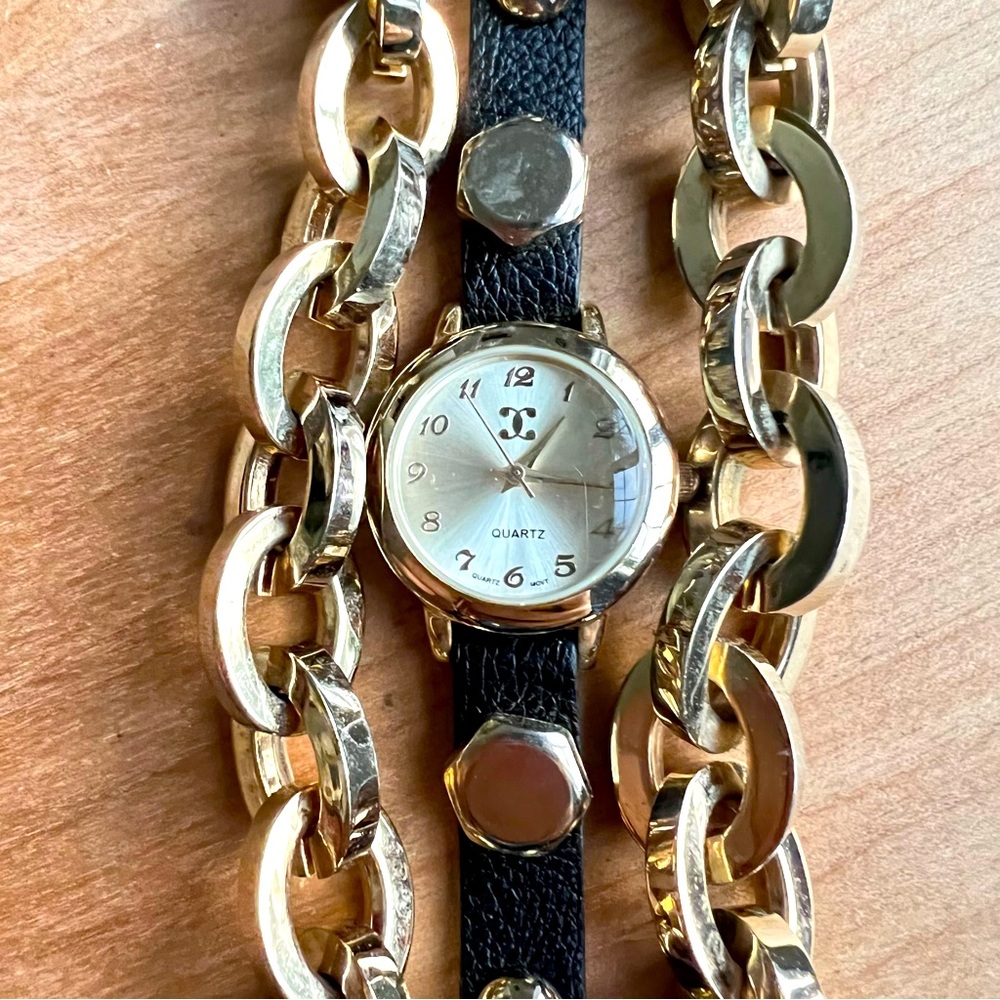 Charming Charlie Ladies Gold tone chain fashion watch NEW BATTERY